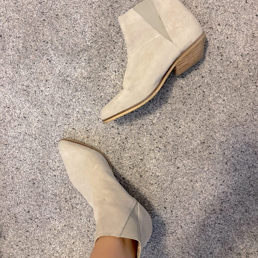 Shelly’s London Ankle Booties